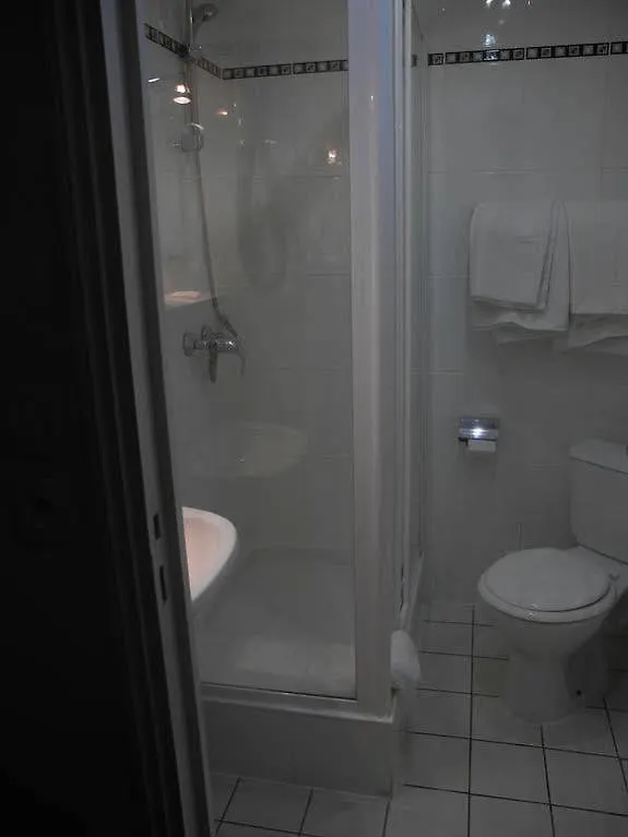 Hotel Paris Nord 2*,