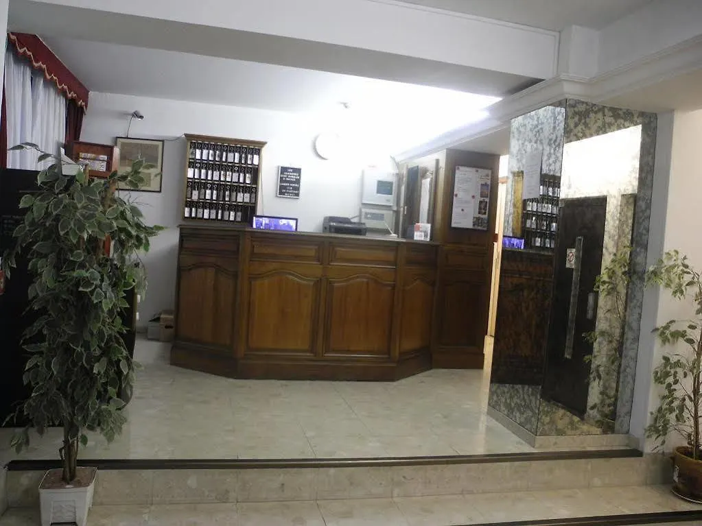 Hotel Paris Nord 2*,